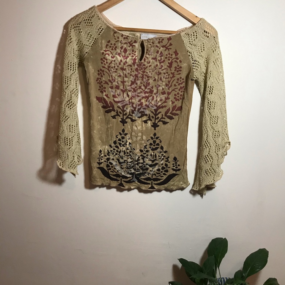 Tie and dye knitted sleeve top